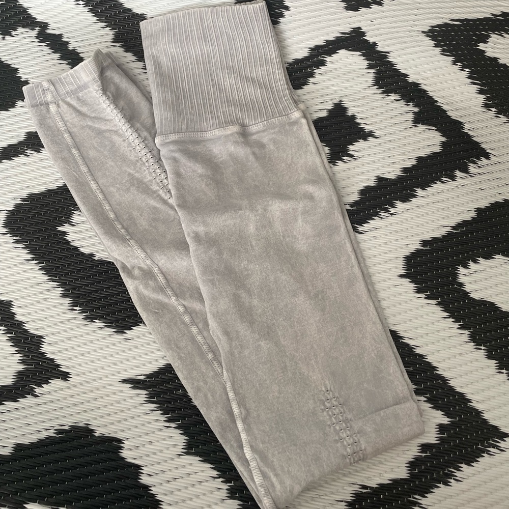 NWOT Good Karma 7/8 leggings xs/s